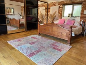 Main bedroom- click for photo gallery